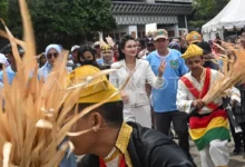 Gubernur maluku utara sherly kunjungi festival umkm di jakarta 1mi96 dom