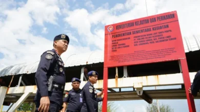 Stasiun psdkp pontianak mewakili kkp segel tuks di sukamarahumas lLdgM