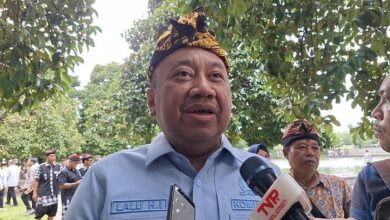 Wakil ketua komisi x dpr ri lalu hadrian irfani saat diwawancarai seusai kunker di taman mayura mataram rabu 1122026 sore nath 1770814661750