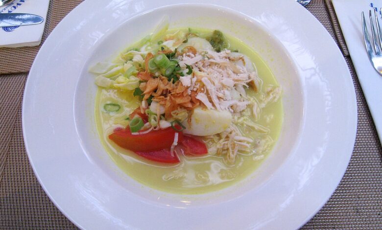 Soto Ayam Savoy Homann Hotel