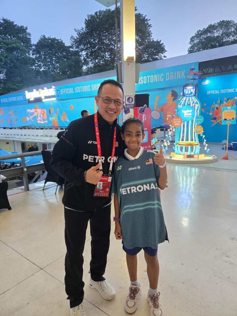 Foto Bersama Indira Ghandi dan Rexy Mainaky